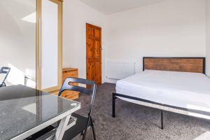 Bedroom- click for photo gallery